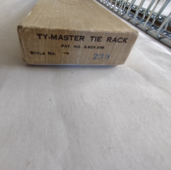 Vintage TY-Master automatic tie rack Chrome necktie holder - Picture 4 of 10